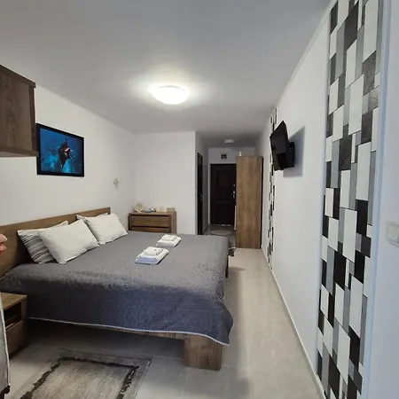 Studio Saturn Apartment Saturn